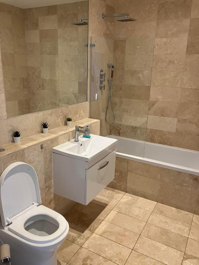 Awesome Refurbished 1 Bed Flat Few Steps To High St ! - 2 East House Epsom Exterior foto